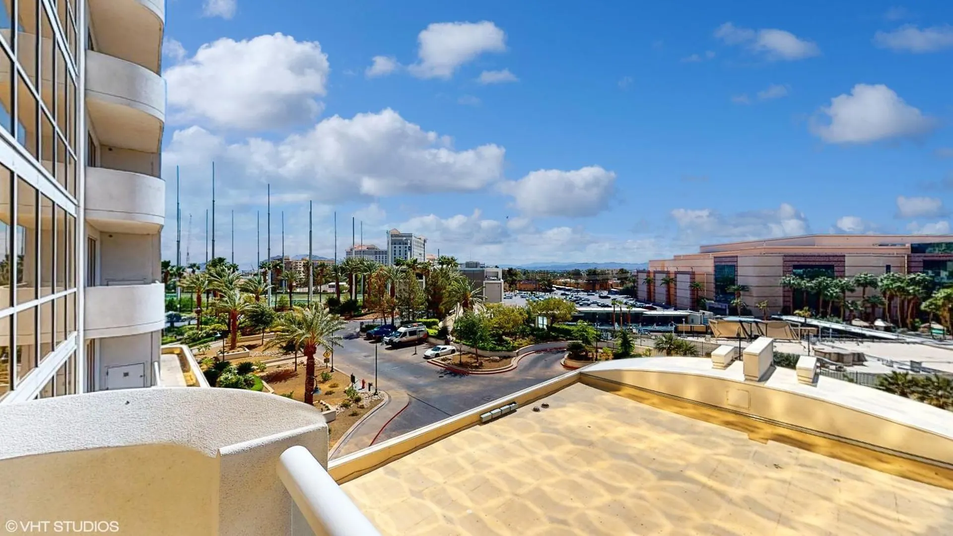 Lady Luck'S Vista - Private Balcony - Full Kitchen - Two Full Baths - Jetted Tub - Full Mgm Grand Resort Access W No Resort Fee At Mgm Signature Las Vegas Aparthotel