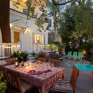 Azalea And Bed & Breakfast Savannah