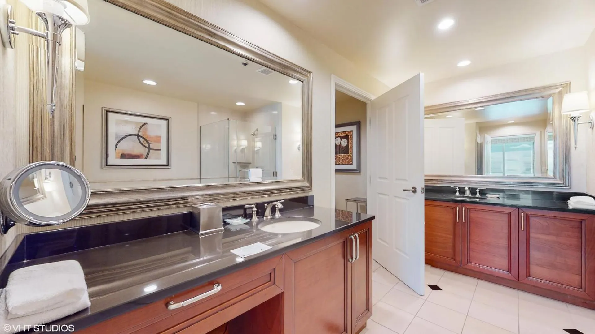 Lady Luck'S Vista - Private Balcony - Full Kitchen - Two Full Baths - Jetted Tub - Full Mgm Grand Resort Access W No Resort Fee At Mgm Signature Las Vegas 0*,  United States